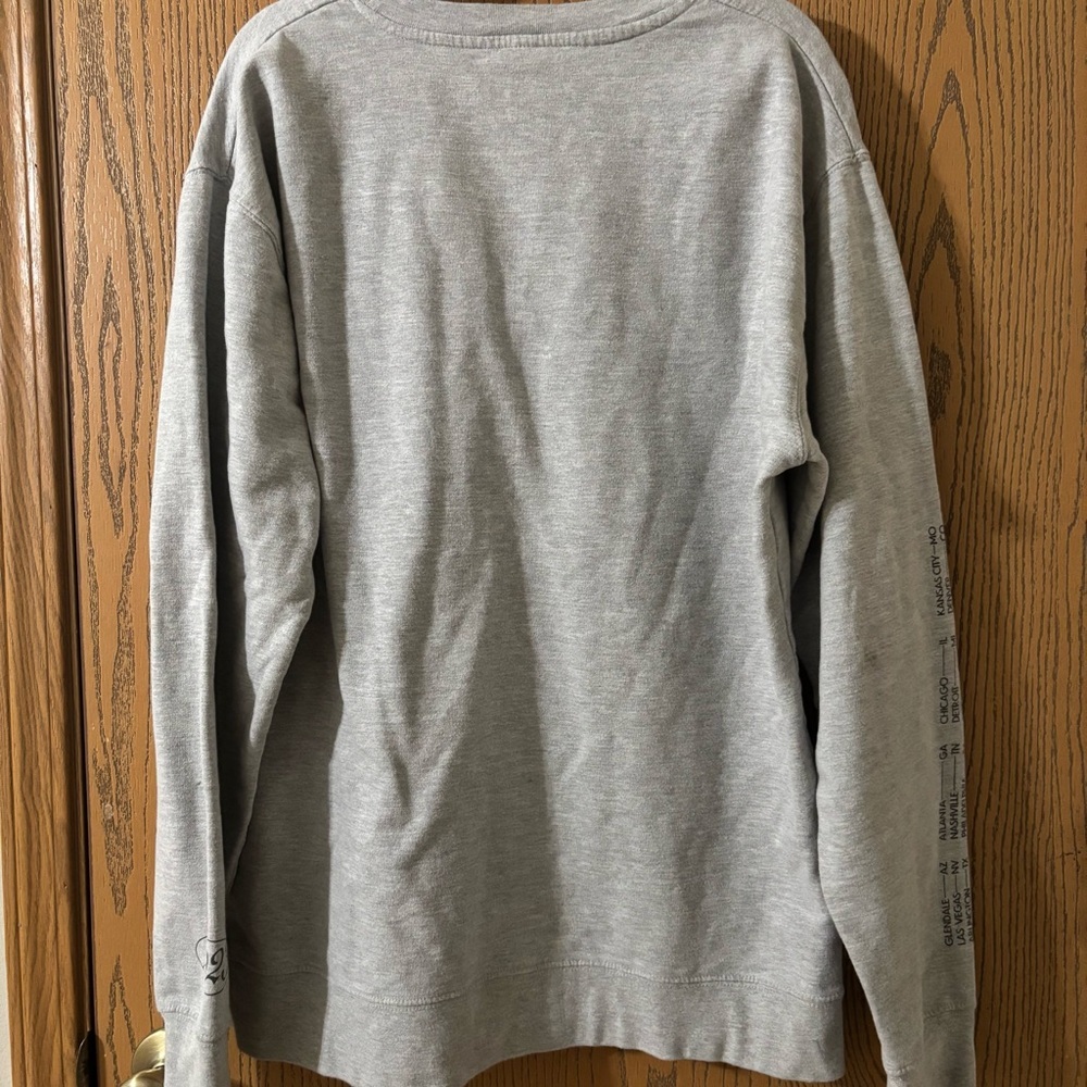 Taylor Swift The Era Tour official merch Size XL 2023  Sweatshirt - Picture 2 of 7